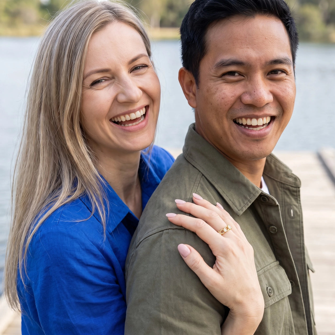 Couple moment, she wears the Hearts ring in gold | SKU: lescoeurs