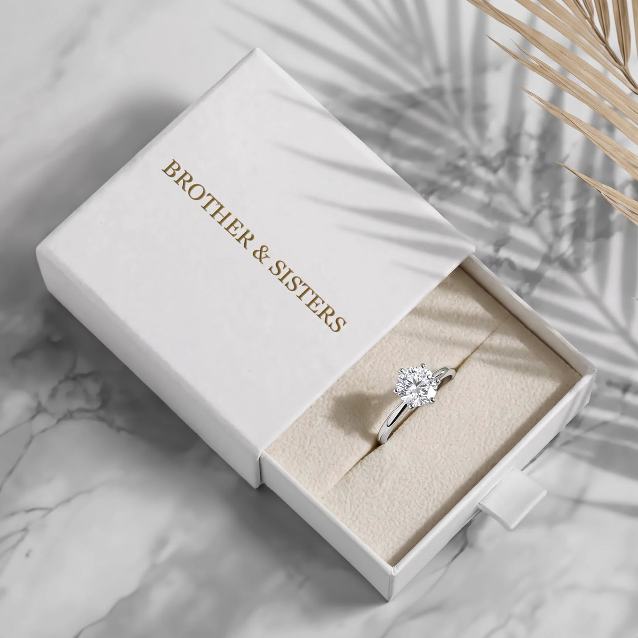 Silver ring with the Brother & Sisters gift box | SKU: 33759698-4.5-silver
